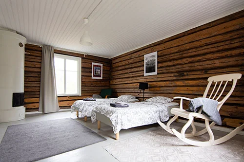A larg bed and breakfast room decorated in nordic style